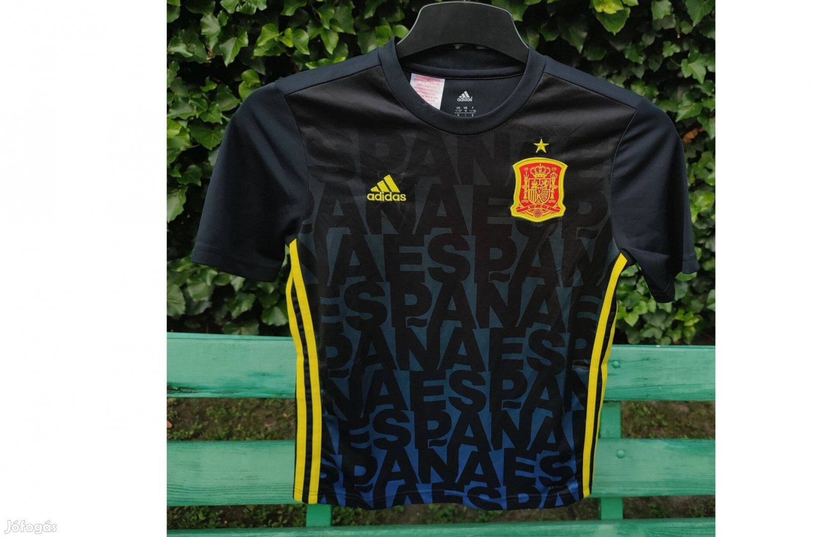 Spanyol válogatott eredeti adidas gyerek fekete mez (M, 152)