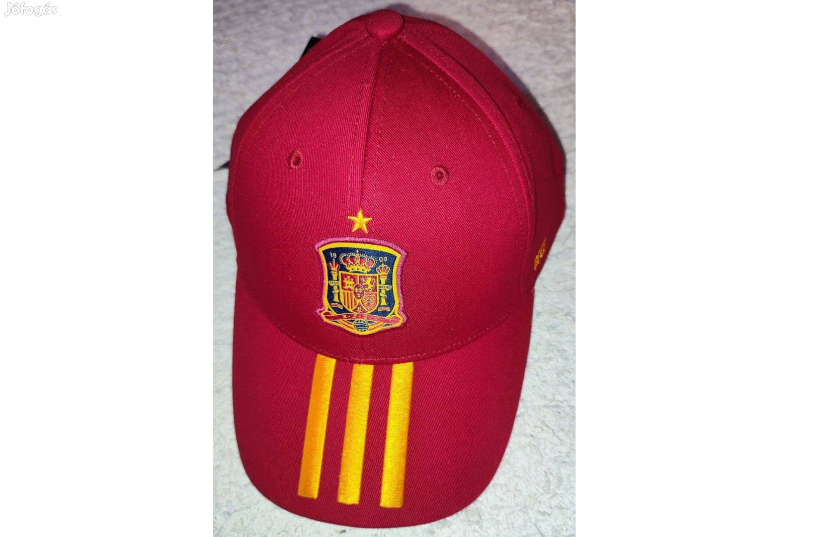 Spanyol válogatott eredeti adidas piros arany baseball sapka