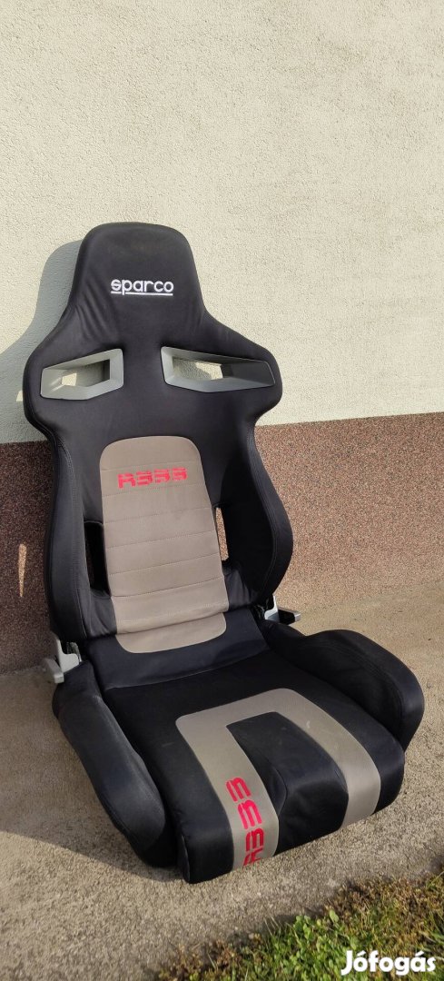 Sparco R333 dönthető kagylóülés 