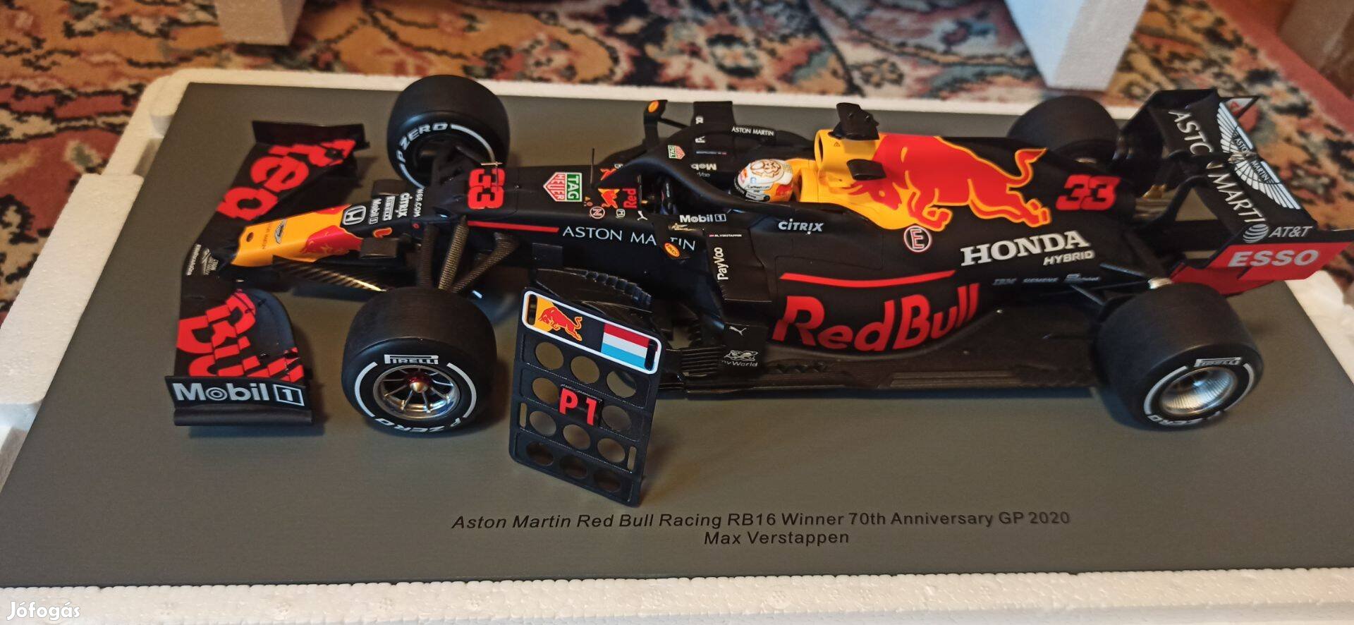 Spark 1:18 Max Verstappen F1 RB16 70th Anniversary gyűjtői modell!