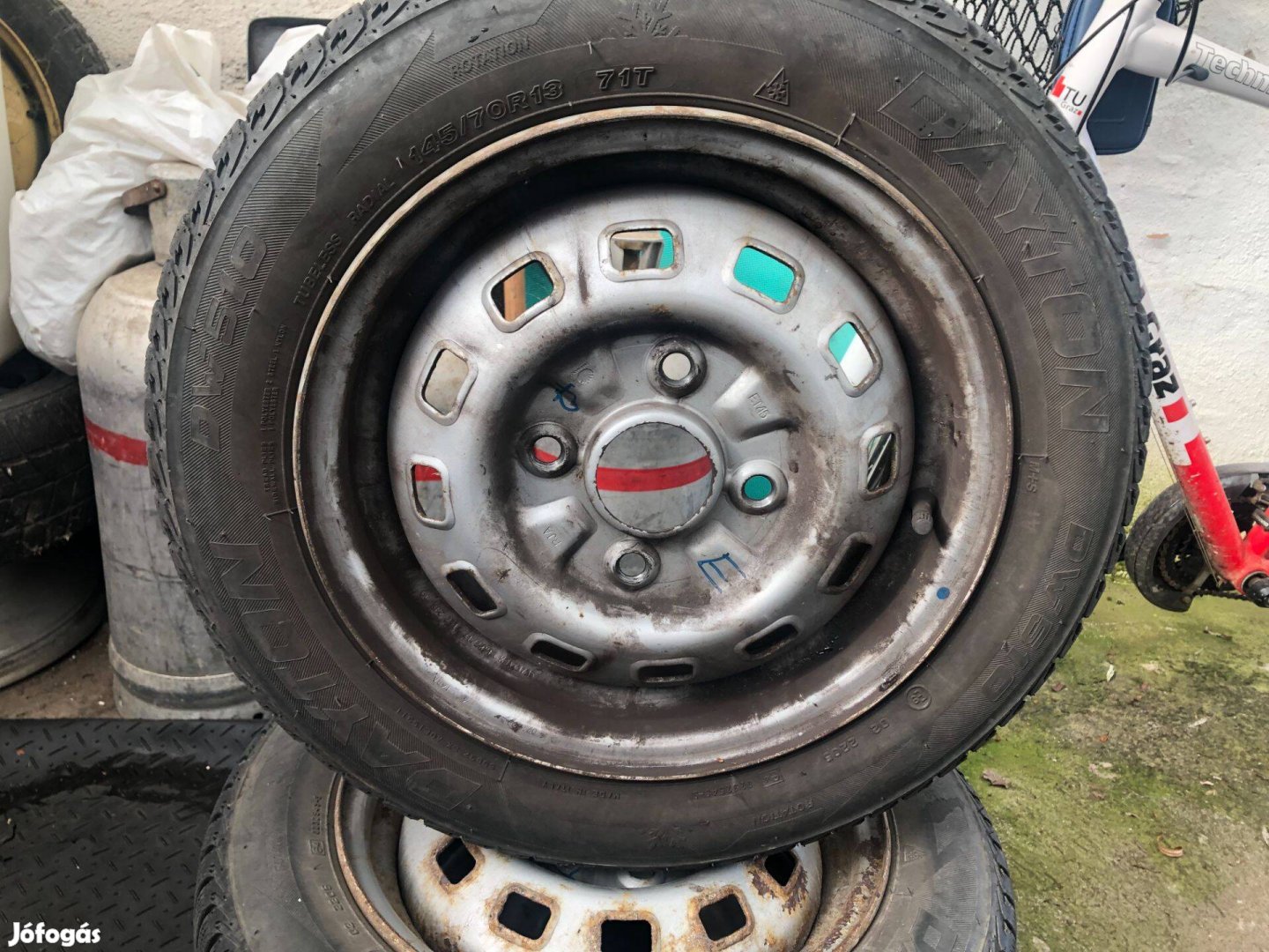 Spark,Matíz kerekek téli gumikkal szerelve 145/70 R13