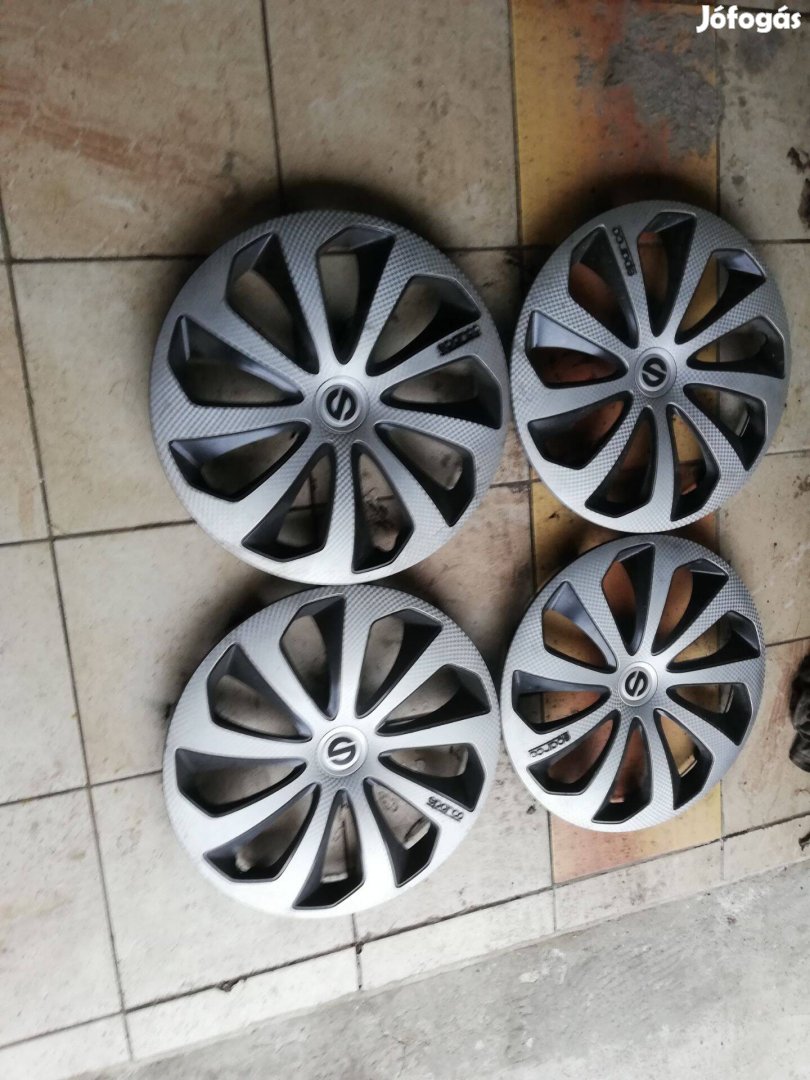 Sparko márkájú 16" 4 db dísztárcsa eladóak!