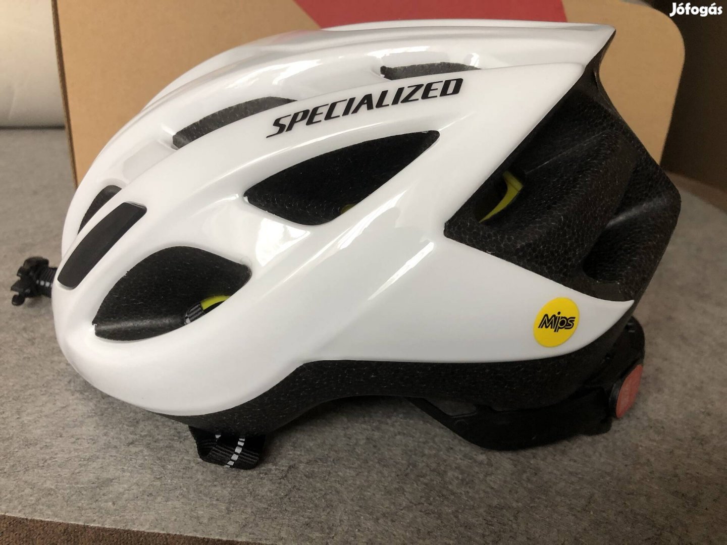 Specialized Chamonix Mips kerékpáros sisak 52-56 cm S/M méret