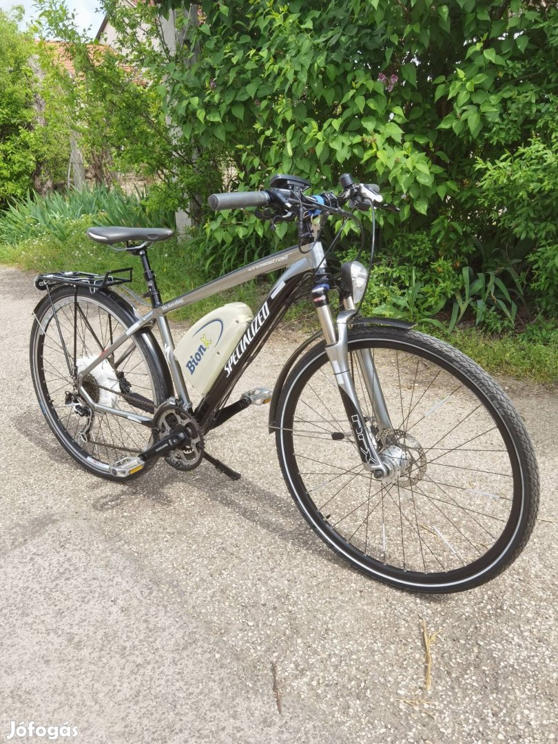 Specialized Crosstrail trekking elektromos kerékpár 