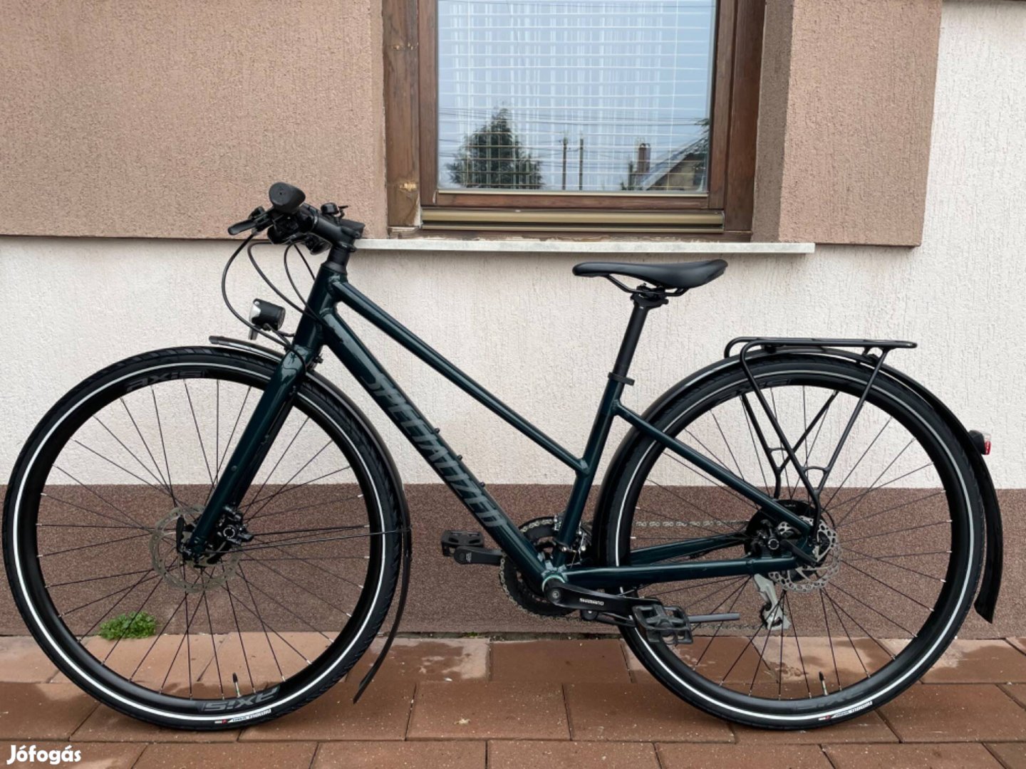 Specialized Sirrus X 2.0 EQ fitness-trekking kerékpár-Agydinamó-sárvéd