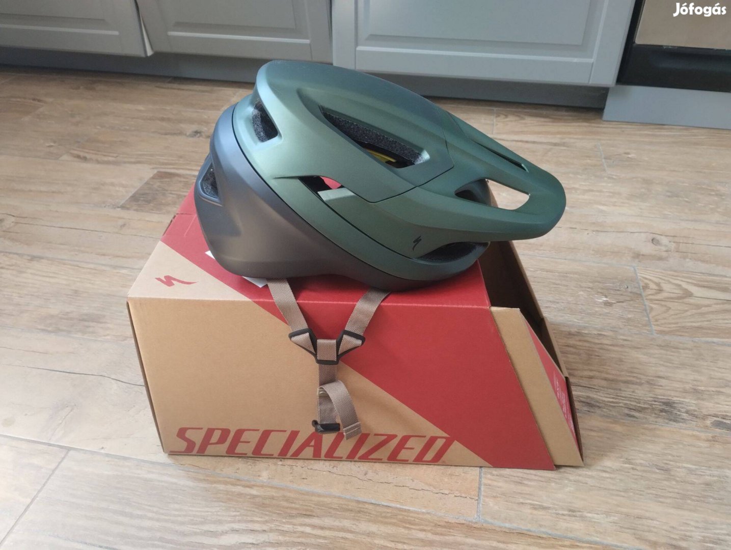 Specialized camber kerékpáros sisak MIPS