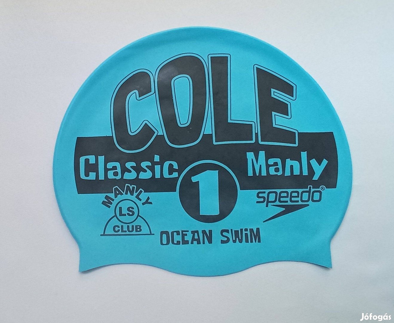 Speedo úszósapka Cole Classic Manly Ocean Swim felirattal * 1200 Ft