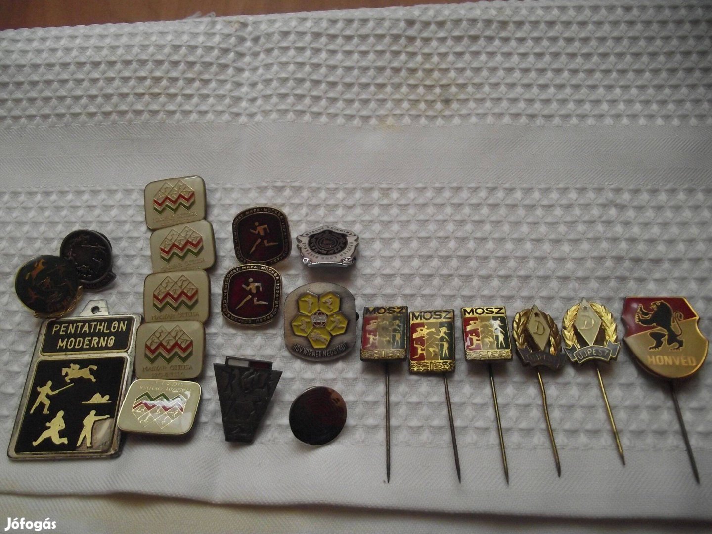 Sport kitűzők öttusa újpest honvéd vegyesen