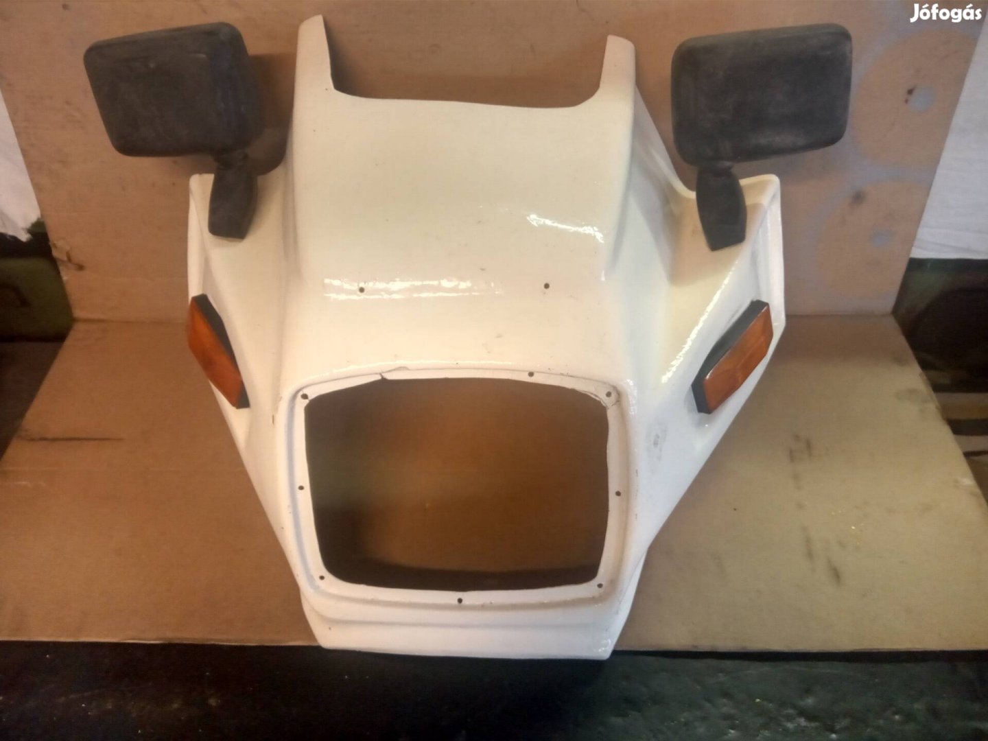 Sport motorkerékpár fejidom (Spoiler)