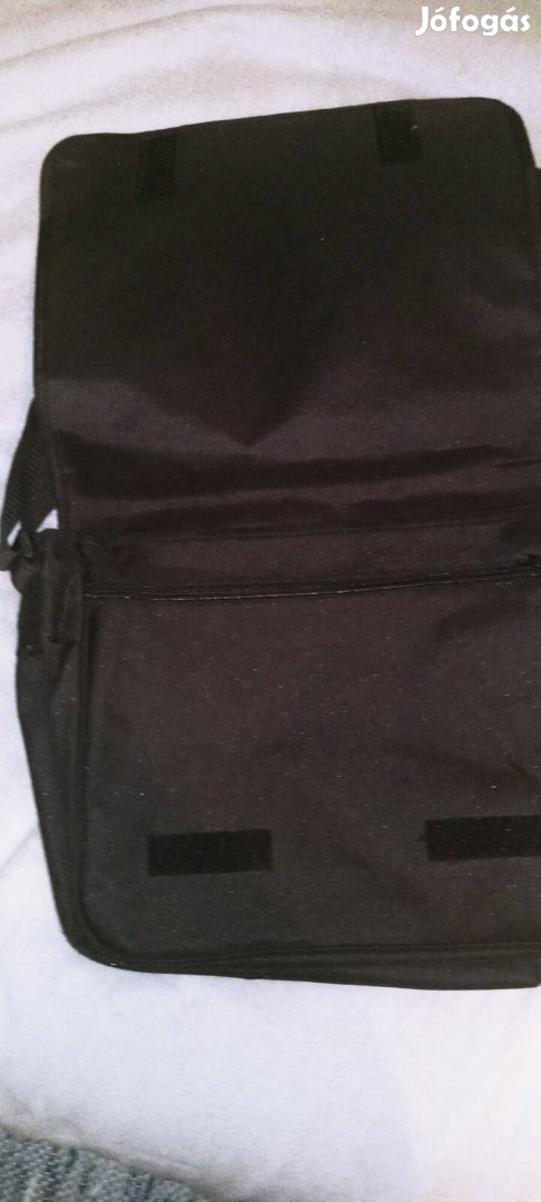 Sport táska fekete színű
