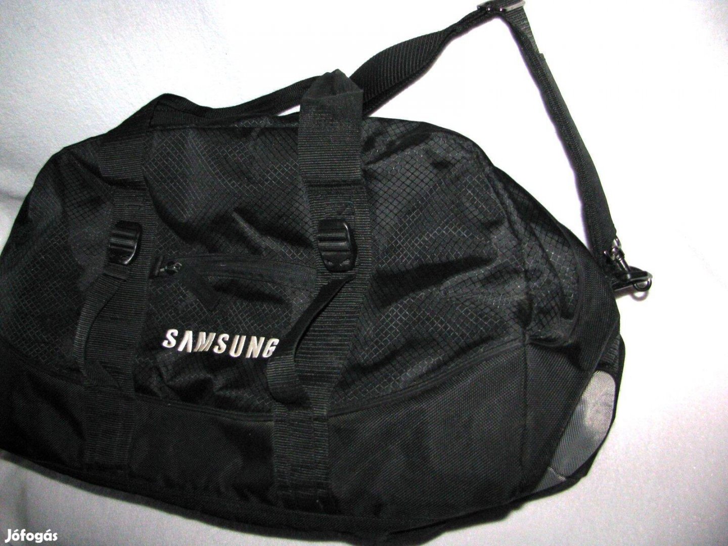 Sporttáska utazótáska Samsung új 57x25x35 felül dupla cipzár is