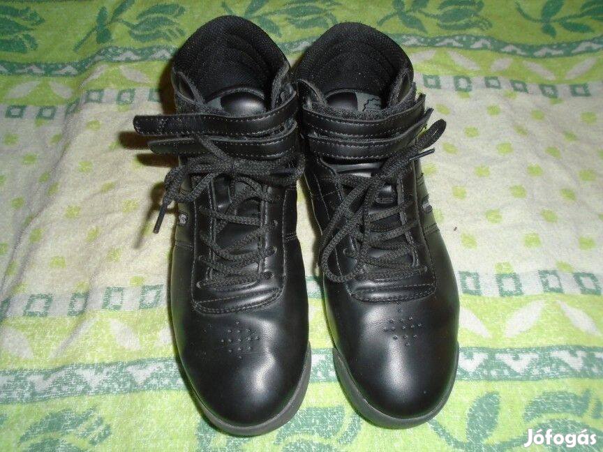 Sprandi 40-es méretű fekete cipő (méret 40)