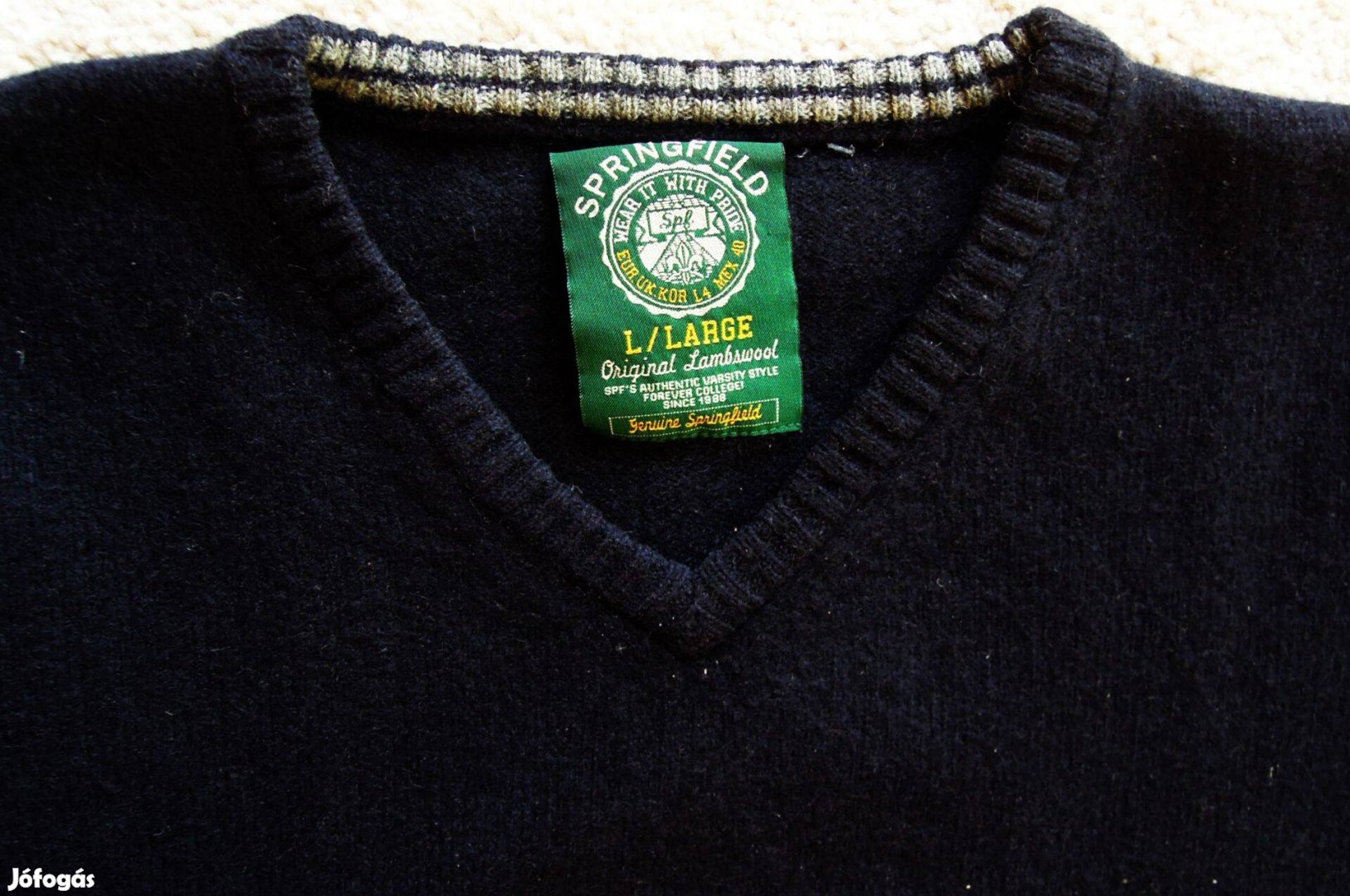 Springfield fekete pulóver L méret V nyak. 100 gyapjú