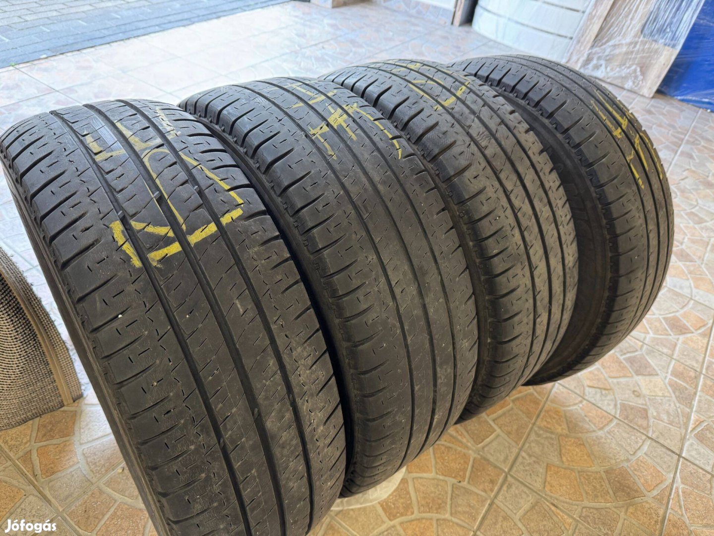 Sprinter -Gumi-C-S-Michelin-235/65/R/16 Eladó