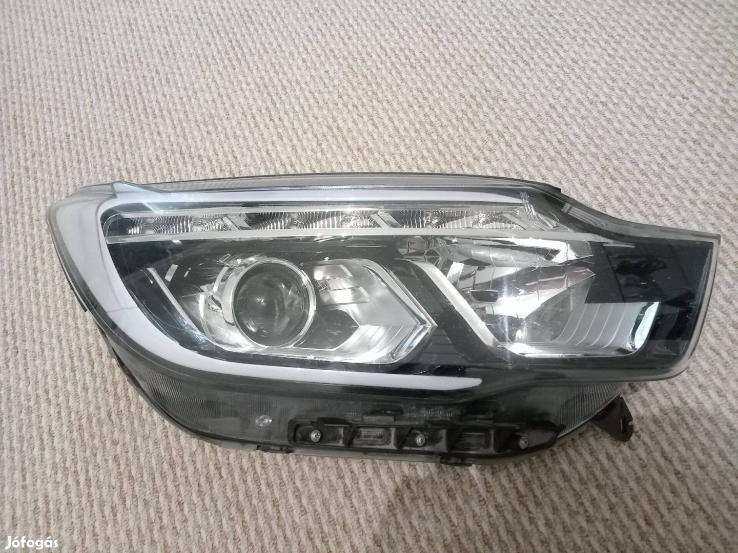 Ssangyong Musso, Xenon, LED-es, jobb fényszóró
