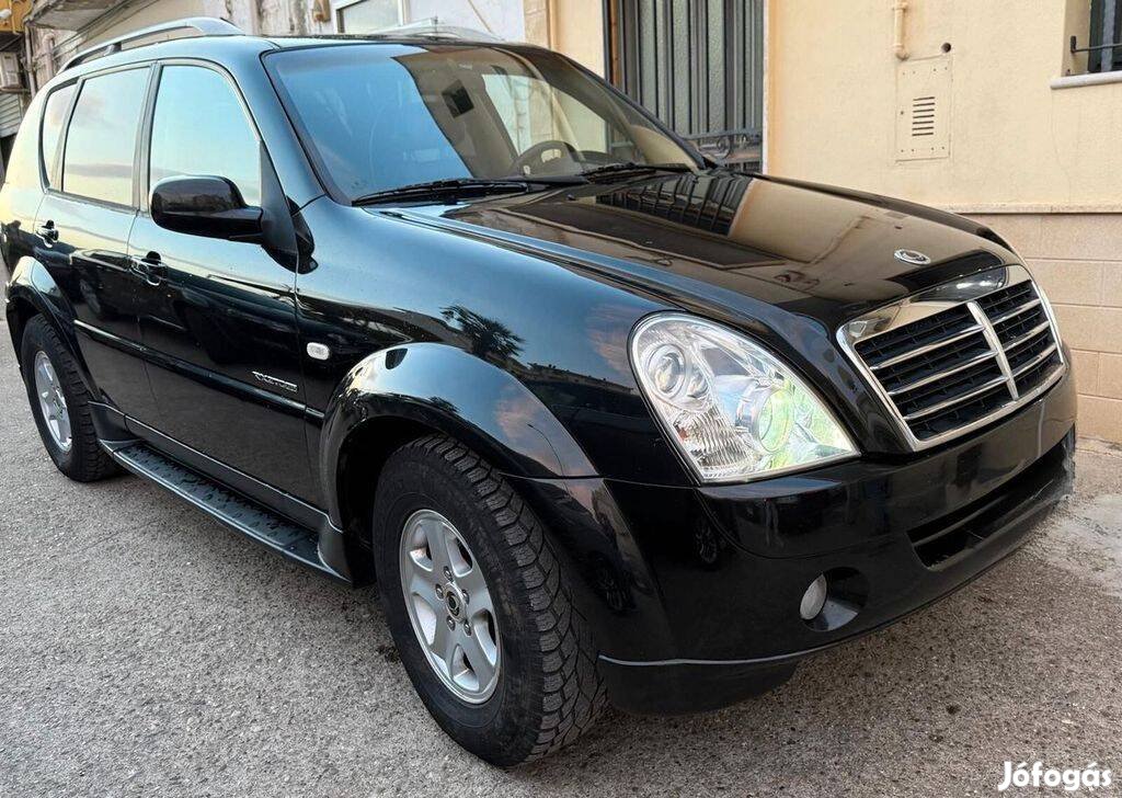 Ssangyong rextron 2007 megmaradt alkatrészei eladók
