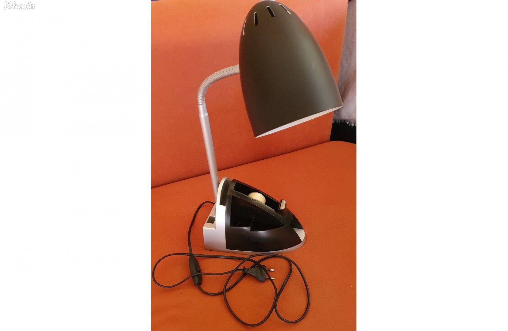 Stabil íróasztali lámpa ragasztószalag adagolóval