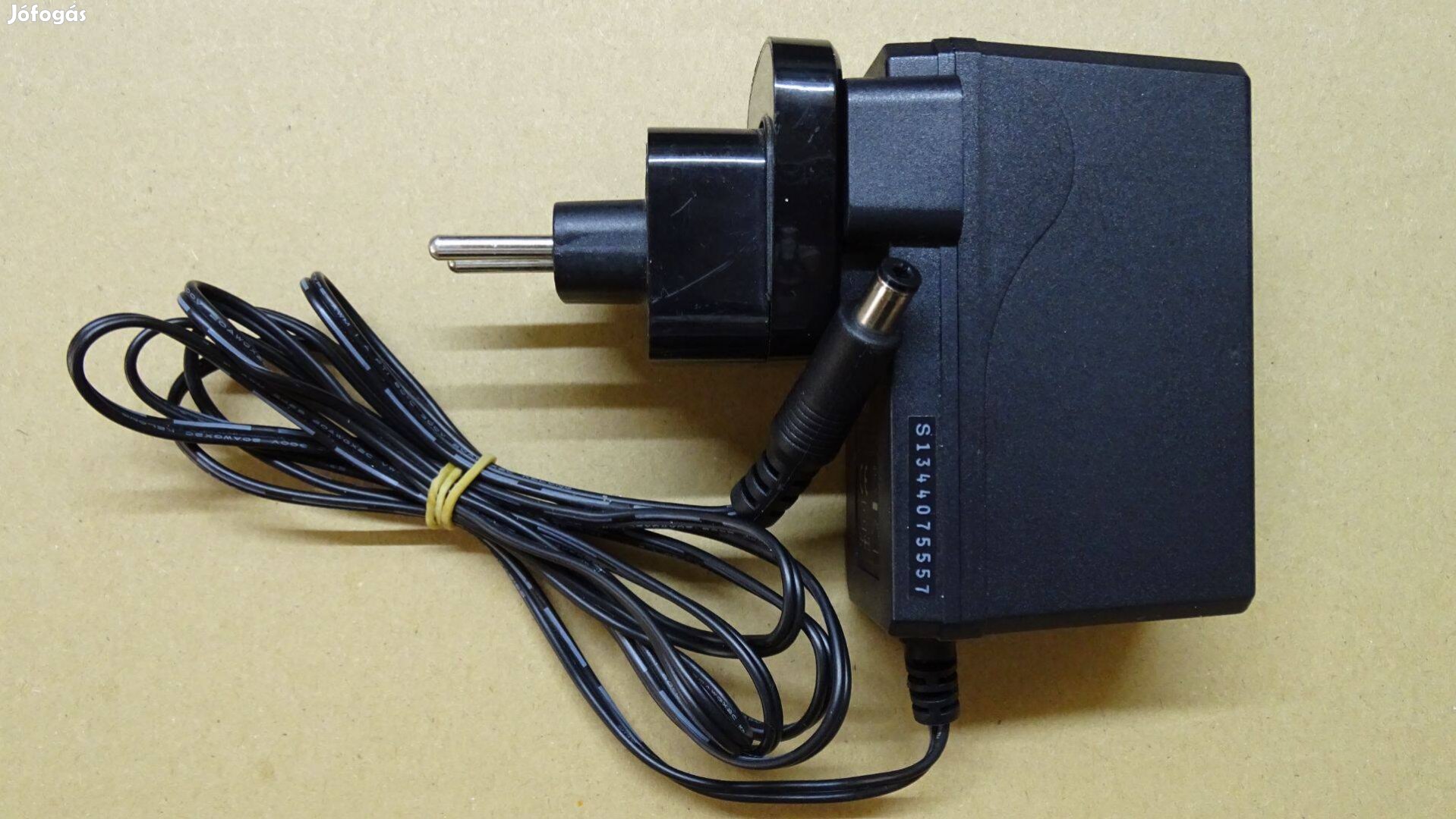Stabilizált tápegység OEM 12V DC