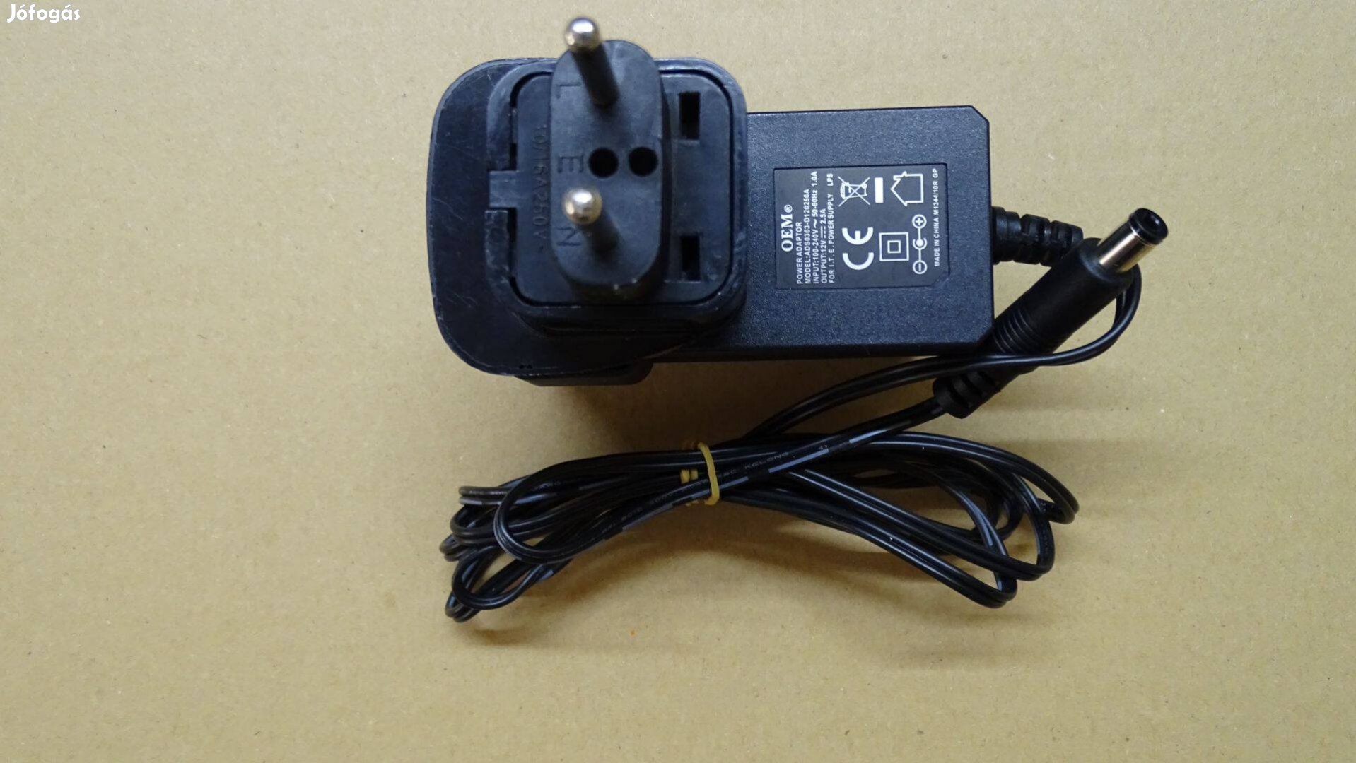 Stabilizált tápegység OEM 12V DC