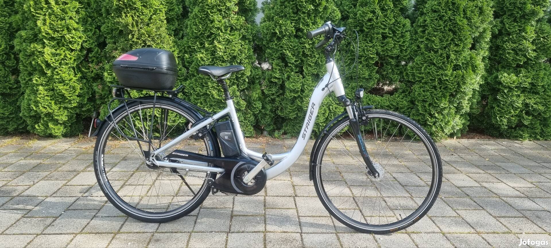 Staiger 28" e-bike, Panasonic motor, Magura fék, extrákkal