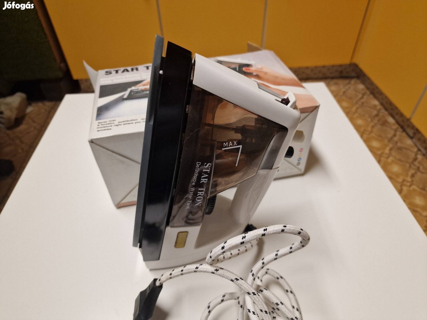 Star Tron gőzölös vasaló dobozában