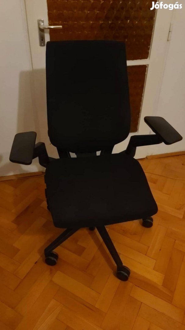 Steelcase Gesture Irodai Kerekes Forgó Szék