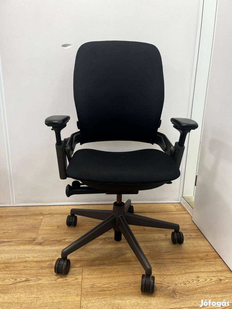 Steelcase Leap V2