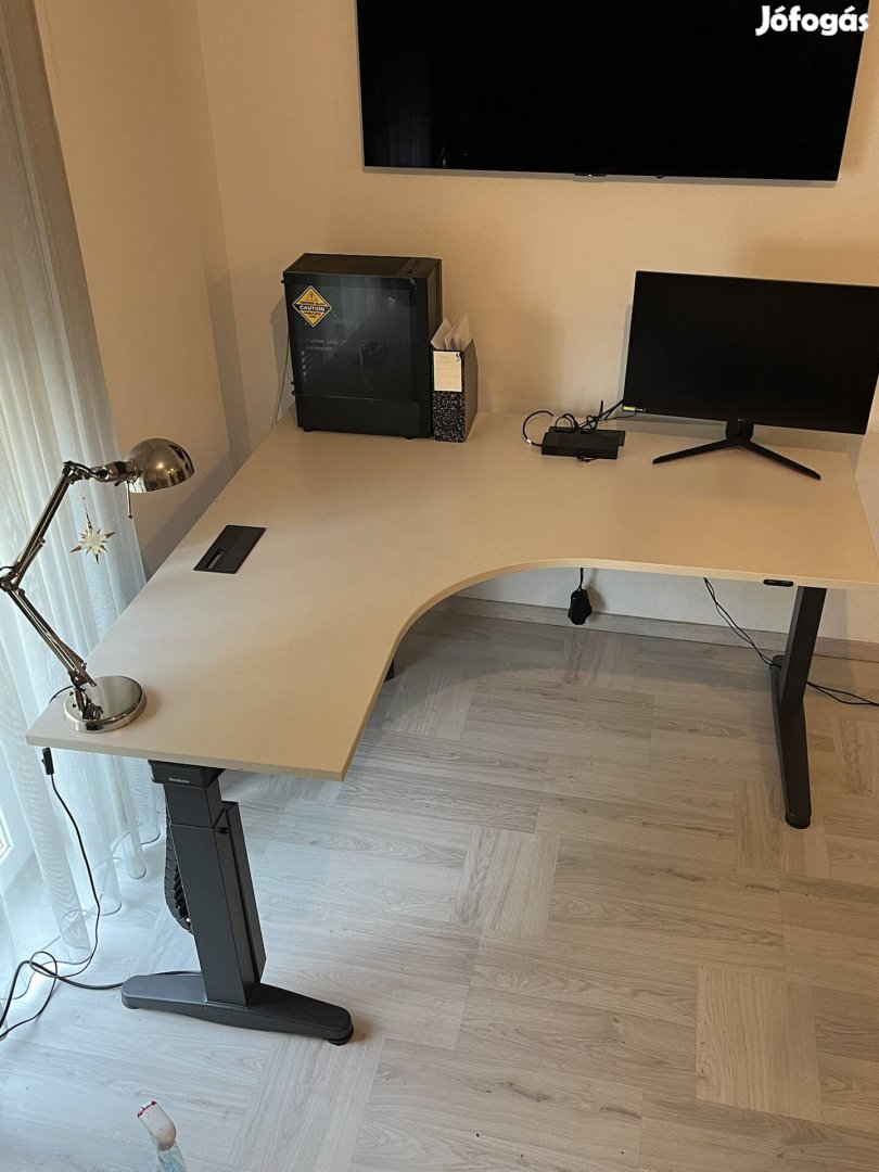 Steelcase Ology L alakú elektromosan állítható magasságú asztal
