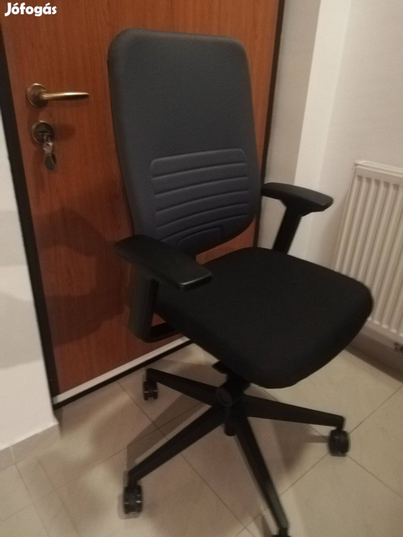 Steelcase Reply prémium görgős munkaszék