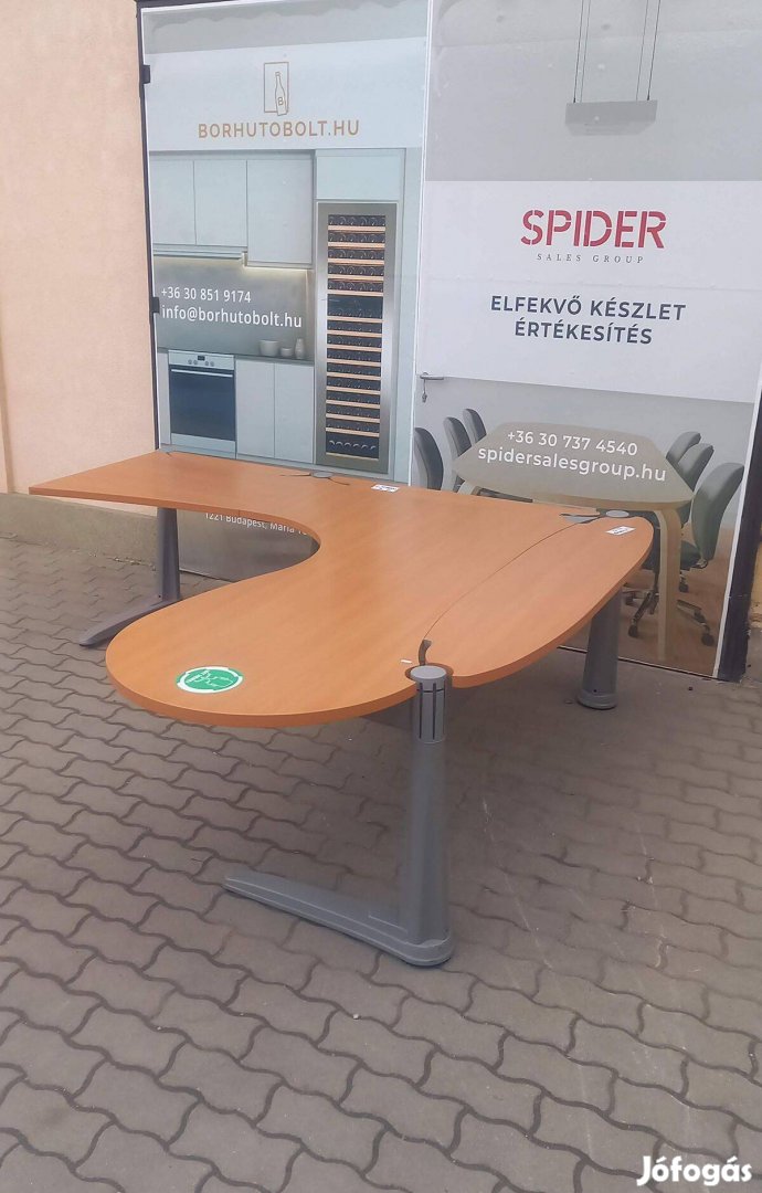 Steelcase Strafor íróasztal, sarokasztal, 220x200 cm - használt asztal