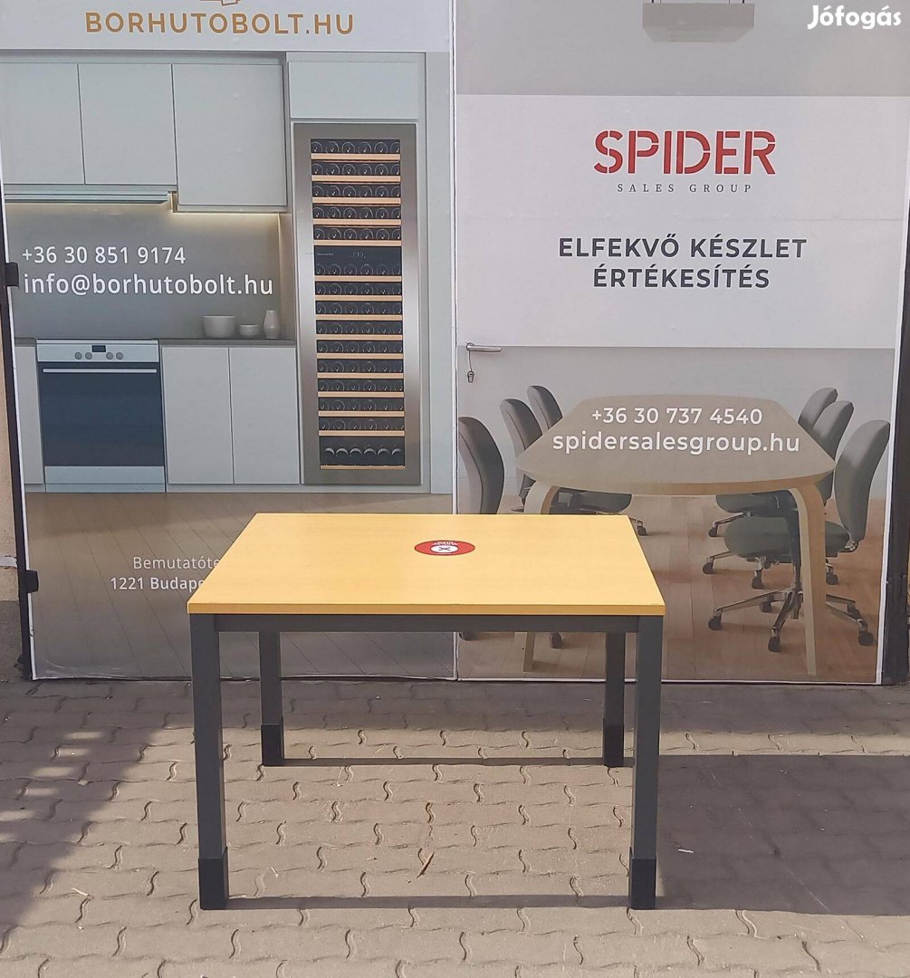 Steelcase íróasztal, 100x80 cm, világosbükk színű - használt