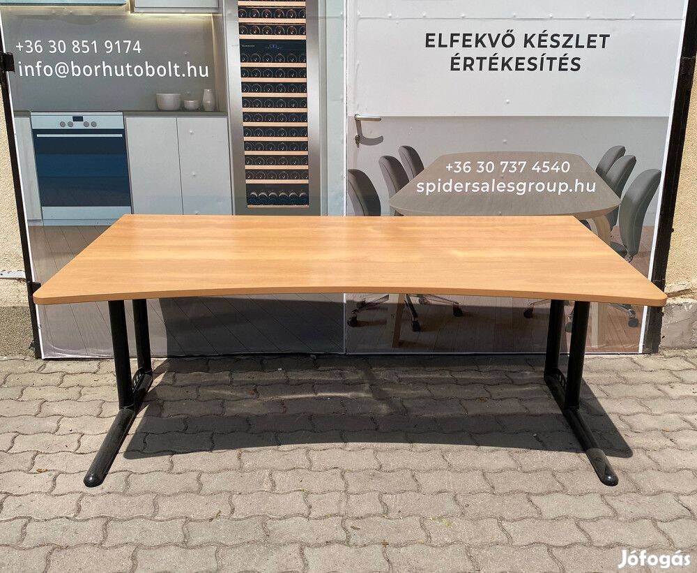 Steelcase íróasztal, számítógépasztal,bükk színű, 180x90 cm- használt