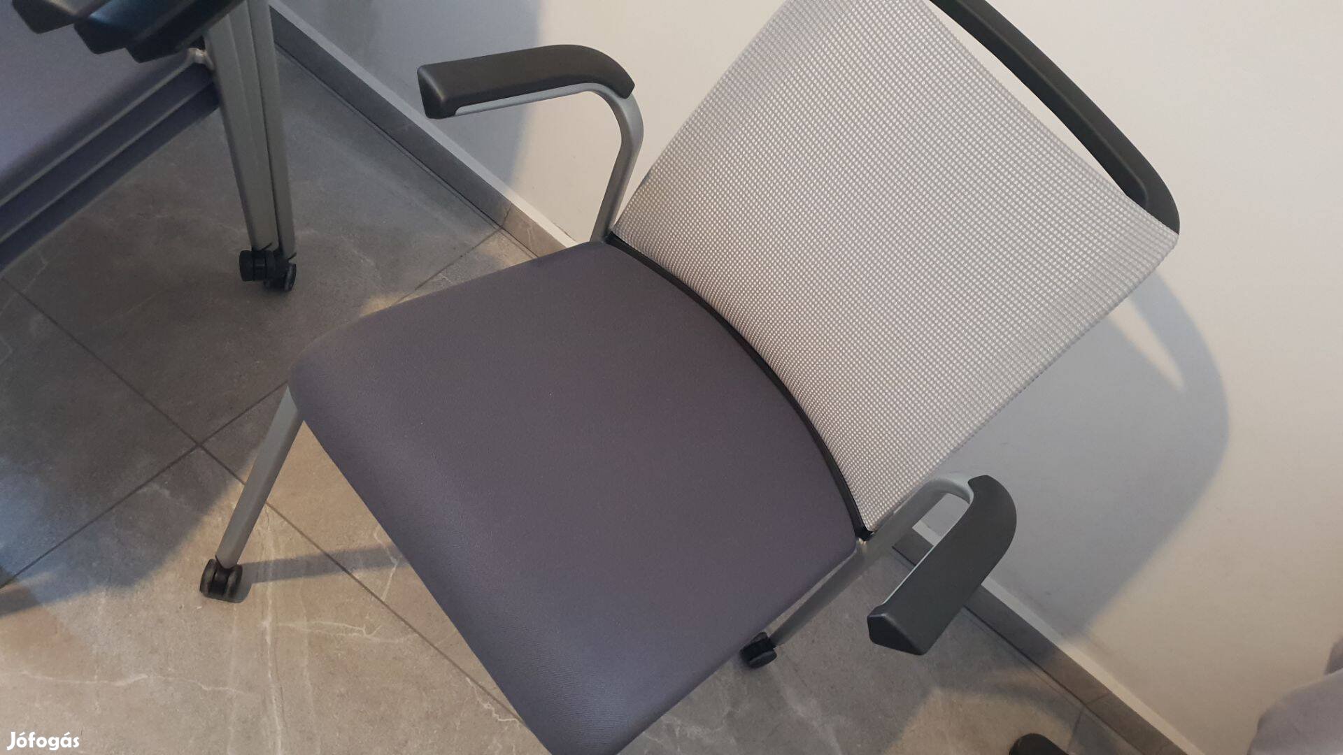 Steelcase irodai vendég tárgyaló szék gurulós hibátlan szürke