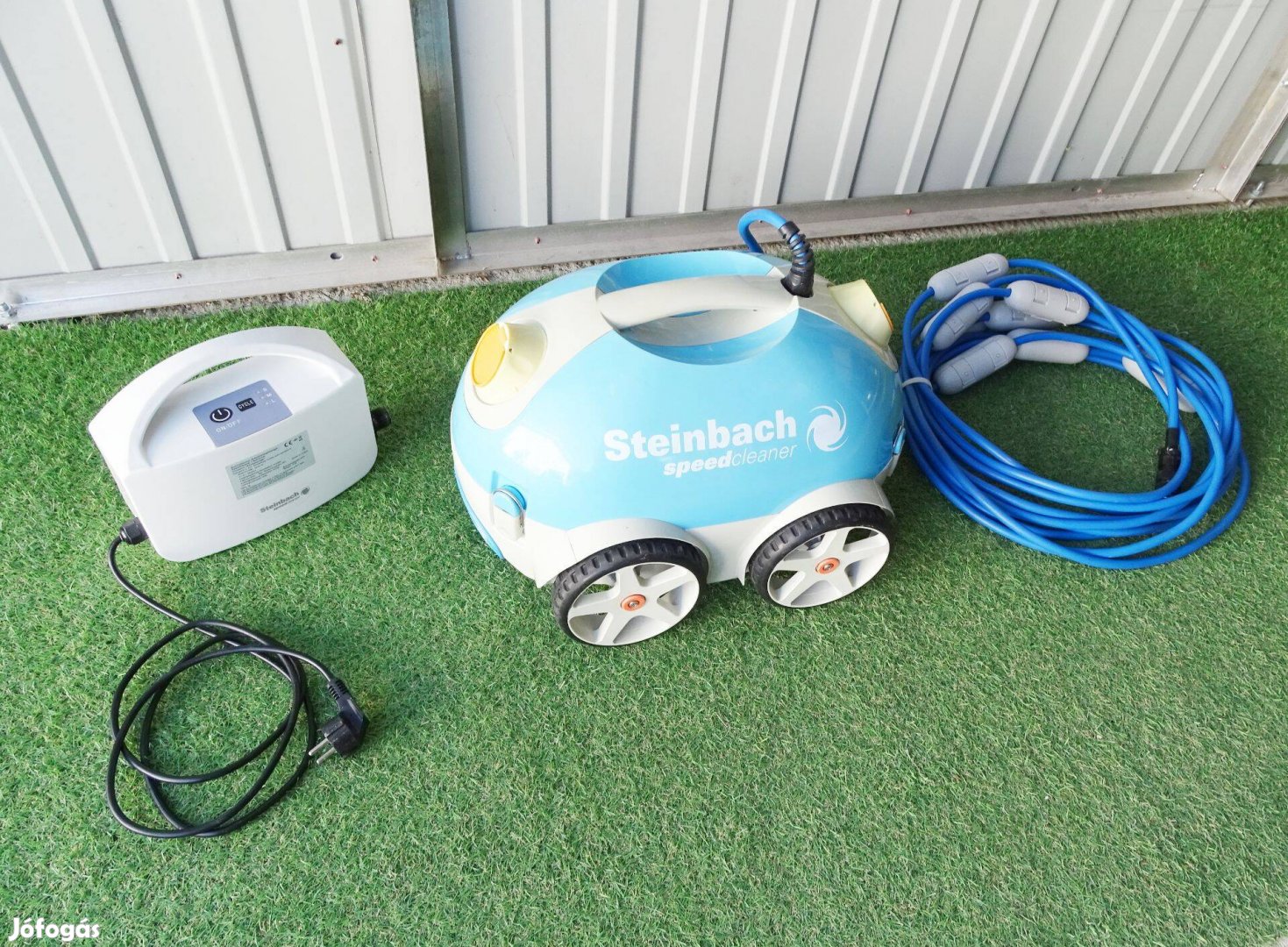 Steinbach Speed Cleaner automata medence porszívó robot
