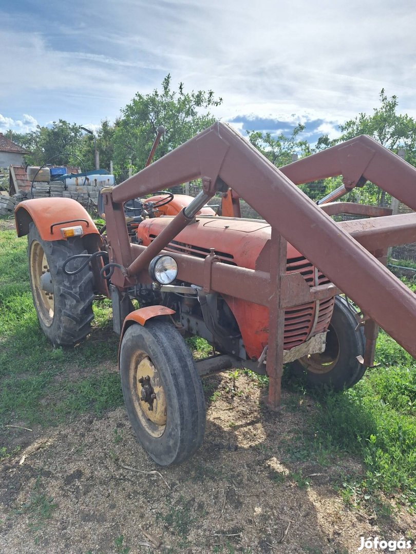 Stejer traktor eladó