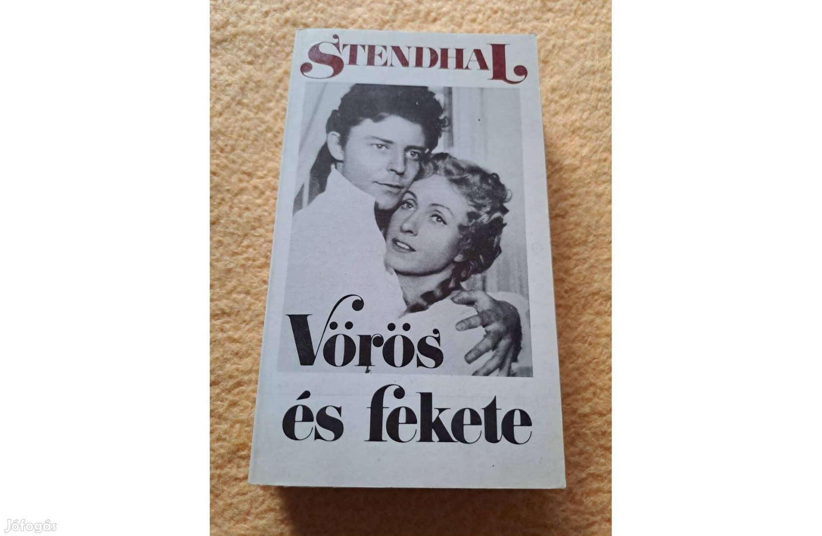 Stendhal: Vörös és fekete és még sok kötelező olvasmány