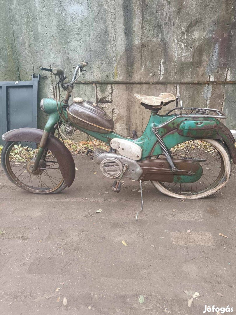 Steyr Puch garázs díszem eladó