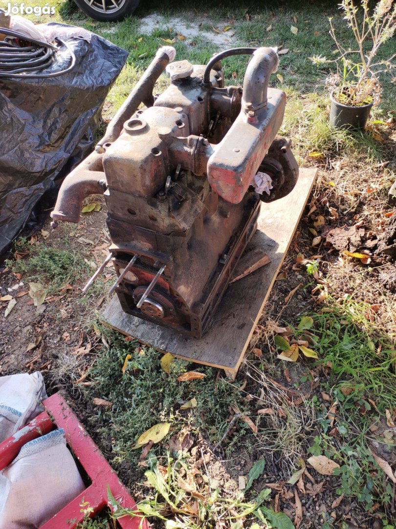 Steyr traktor motor 4 hengeres 50 le