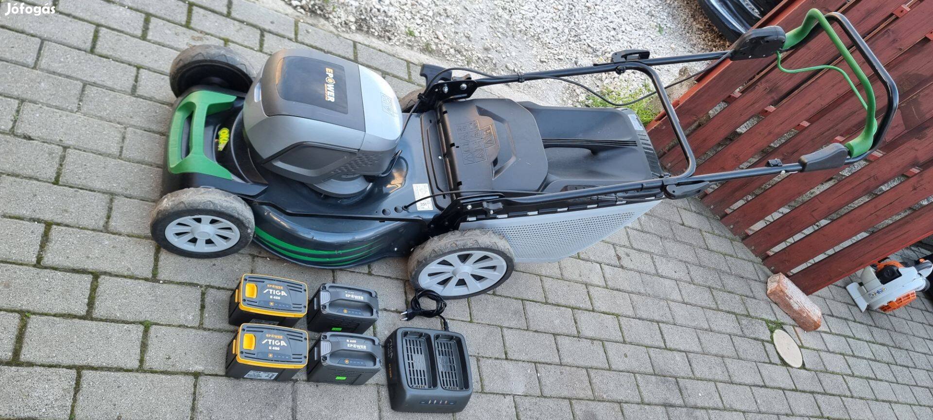 Stiga 48V 48cm széles önjáró akkus fűnyíró 4db akkuval dupla töltővel!