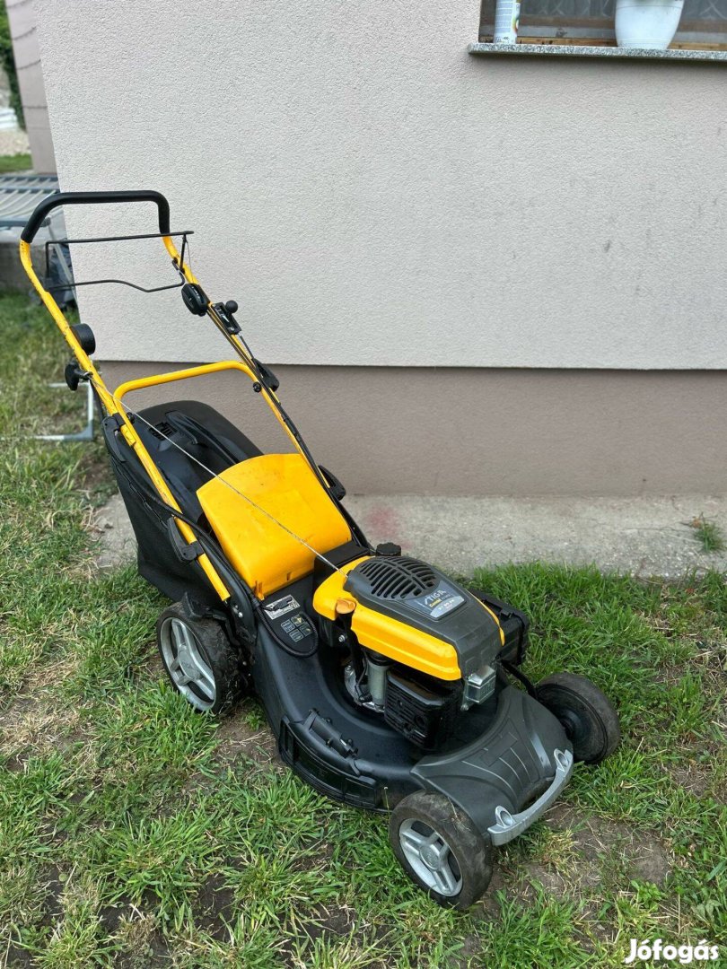 Stiga Benzinmotoros önjáró fűgyűjtős fűnyíró,