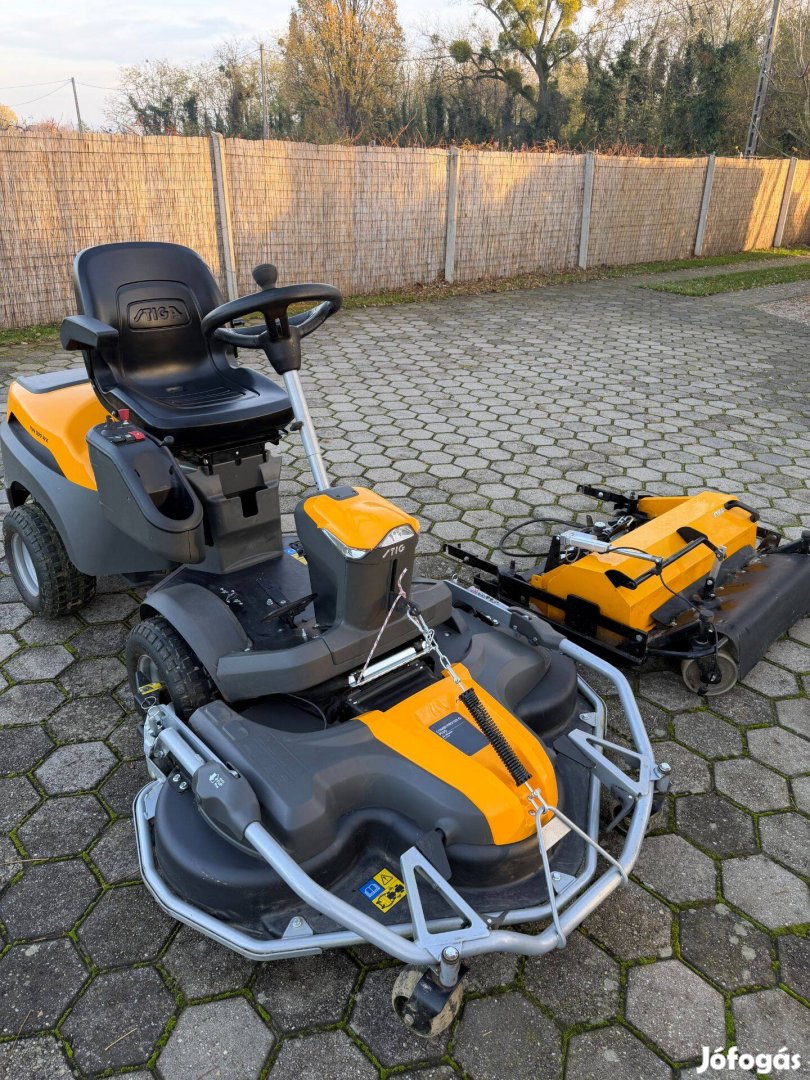 Stiga Park 900 wx fűnyírótraktor és vágóasztalai