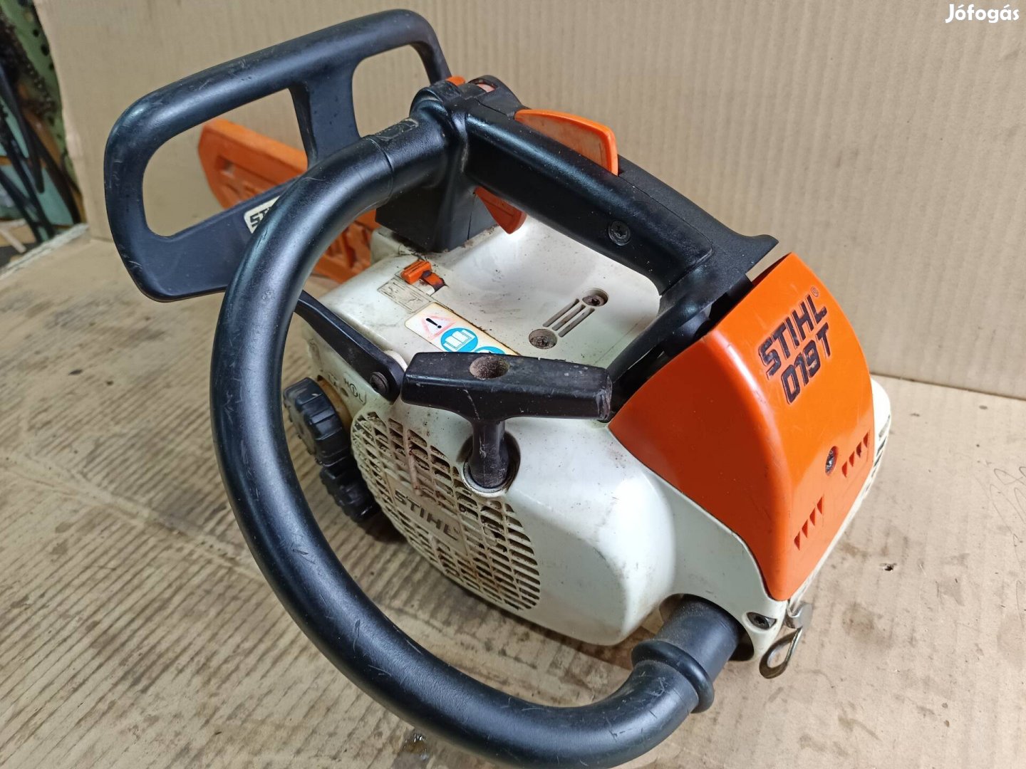 Stihl 019T egykezes láncfűrész.