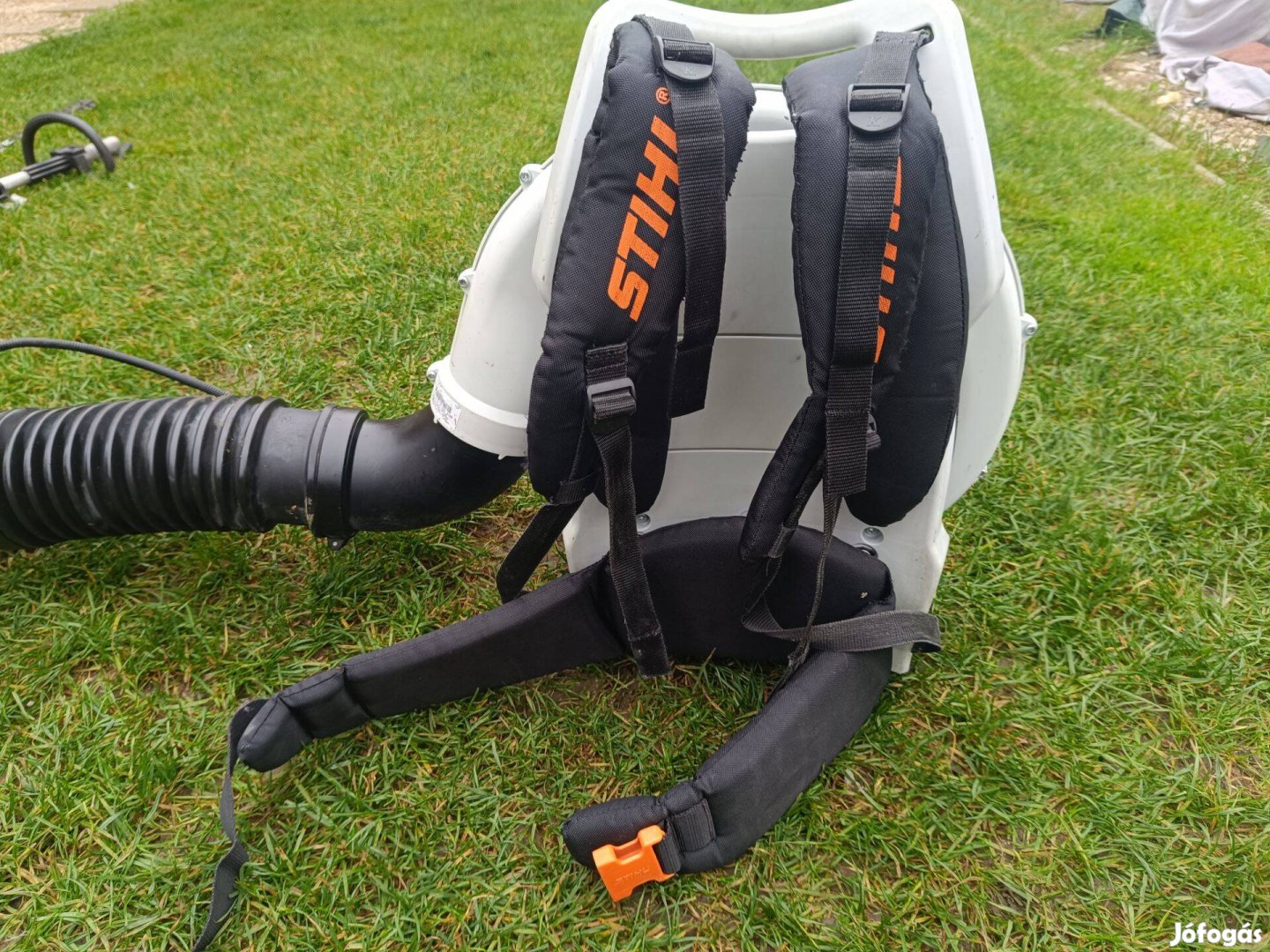 Stihl BR 700 lombfúvo