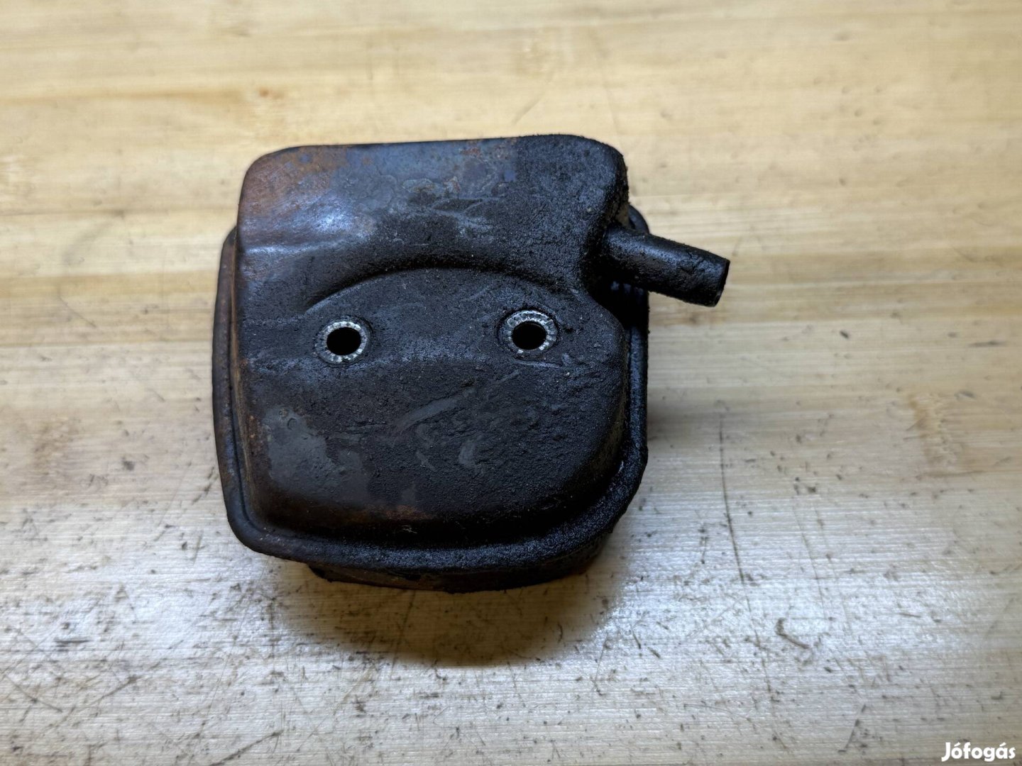 Stihl HS45 kipufogó