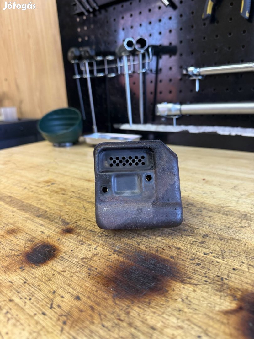 Stihl MS170 Kipufogó