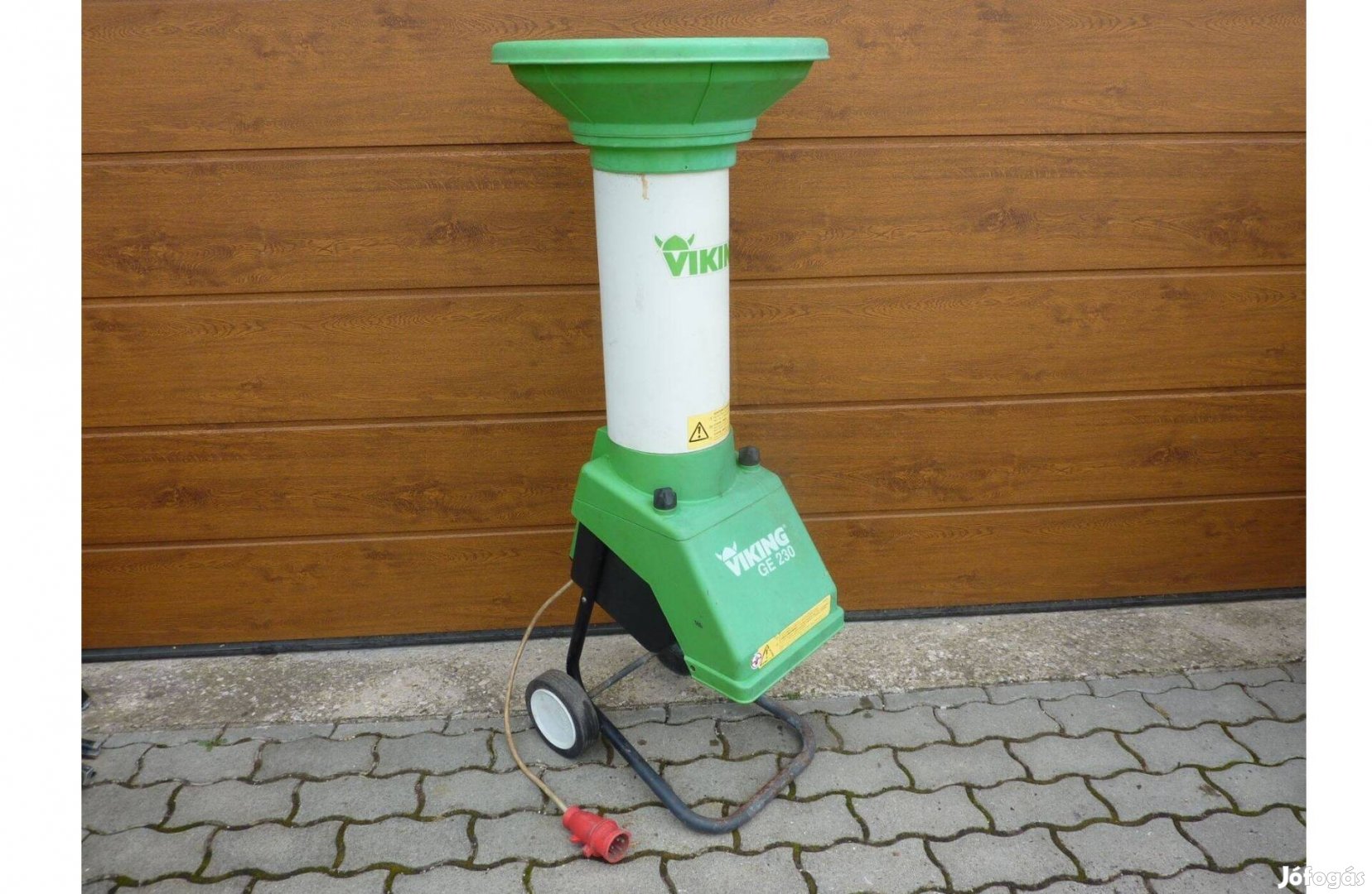 Stihl Viking GE 230 Almadaráló Ágdaráló Ágaprító Gyümölcsdaráló 2,5kw