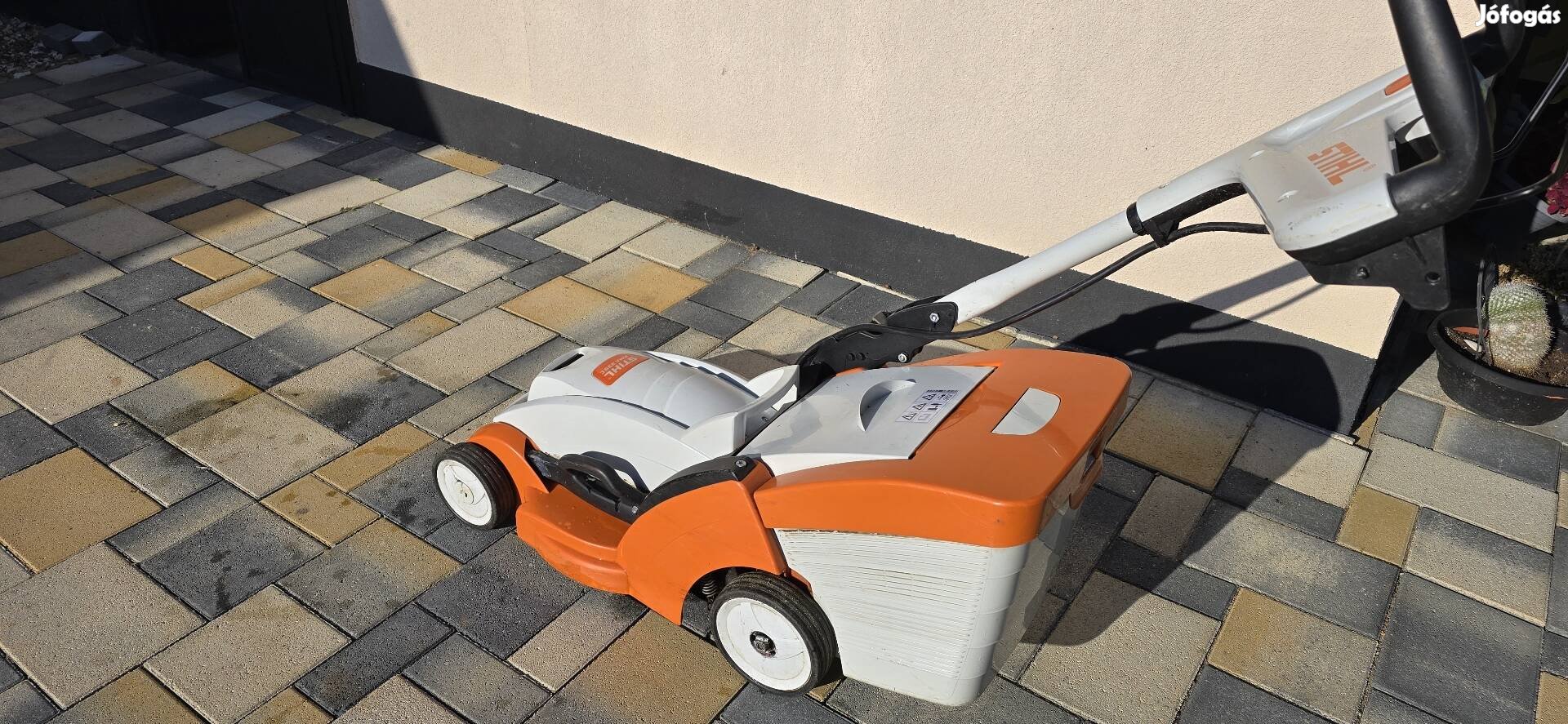 Stihl akkus fünyíró