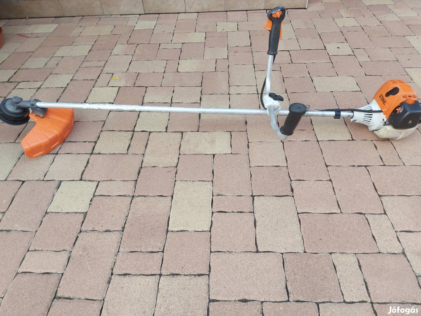 Stihl fs 130 fűkasza.