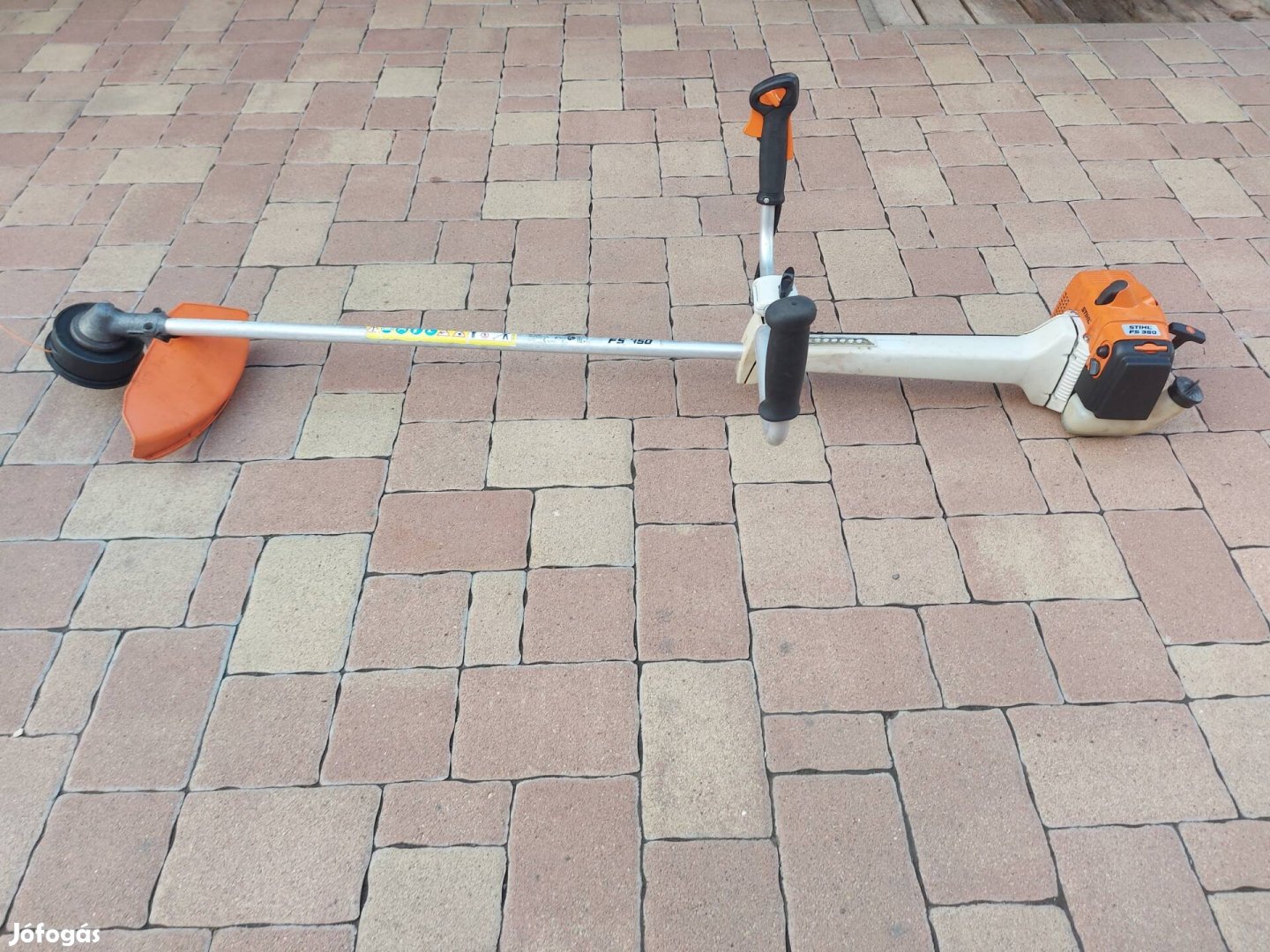 Stihl fs 350 fűkasza.