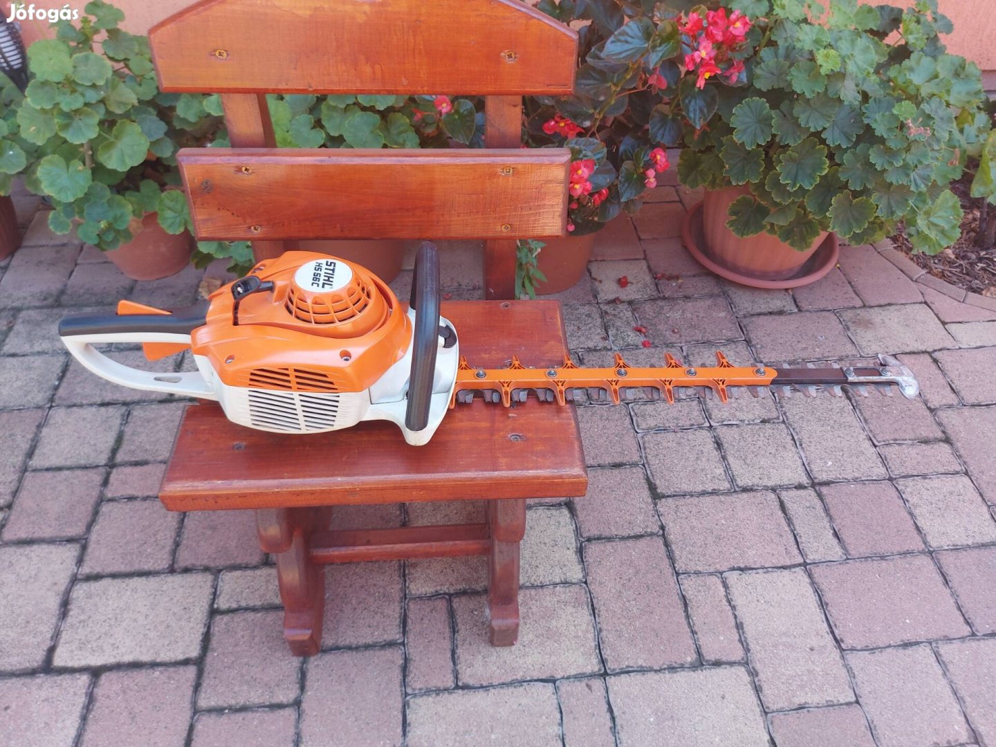 Stihl hs 56 c sövényvágó.